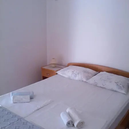 Appartamento With Parking Space Palit, Rab - 4957 Mundanije