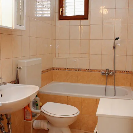 Appartamento With Parking Space Palit, Rab - 4957