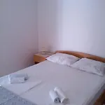 Apartman With Parking Space Palit, Rab - 4957 Mundanije
